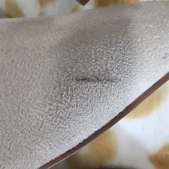 JOURNEE..Cream Knee-High Heeled Boots with Chunky Heel - Picture 7 of 10